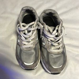 new balance 990v5 castel rock size 5 1/2